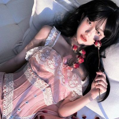 女生ins头像高质量真人图片