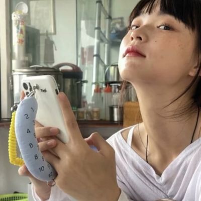 女生手机头像简单气质真人图片