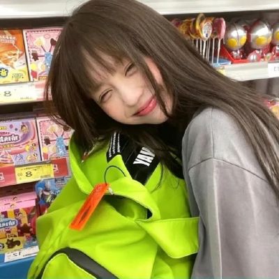 风格各异的真人女生头像
