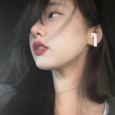 2025年潮流女生头像