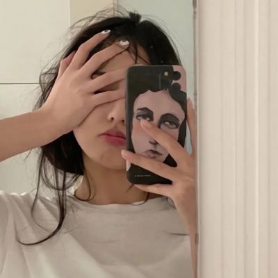 纯欲系女生自拍头像