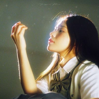 文艺复古风的纯欲氧气女头