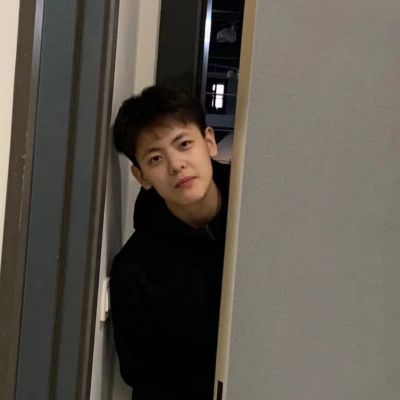 高级氛围感男生头像