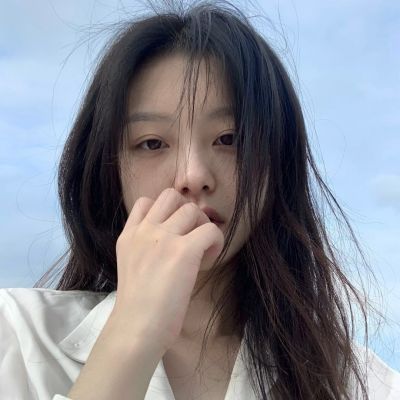 2025年潮流女生头像