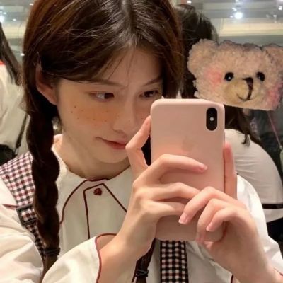 纯欲系女生自拍头像