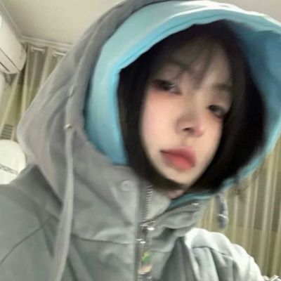 2025年潮流女生头像