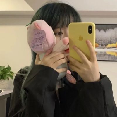 纯欲系女生自拍头像