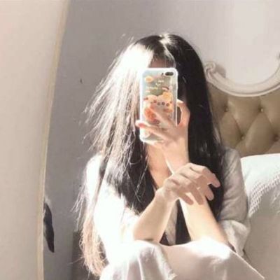 高清拿手机真人女头