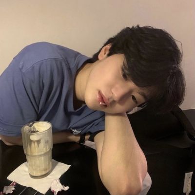 小众不撞款质感真人微信男头