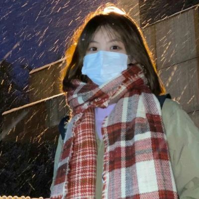 2026冬天雪中真人女生头像