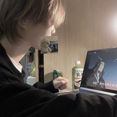 氛围感十足的帅气男生真人头像