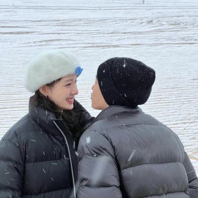 2026真人一左一右情侣头像