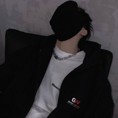 2026热门男生真人头像