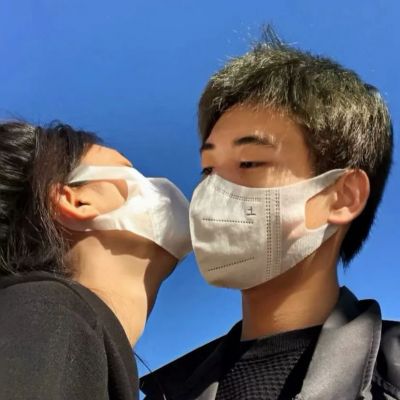 2026真人一左一右情侣头像