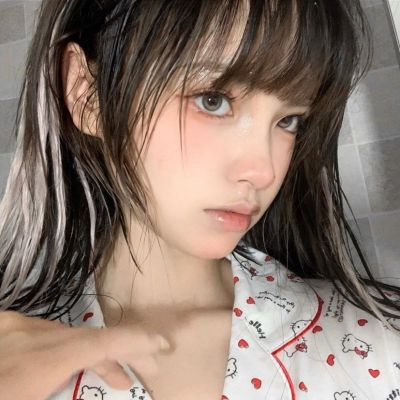 2026热门清新真人女头