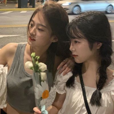 热门ins闺蜜恩典女头