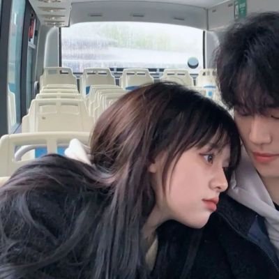 2026真人一左一右情侣头像