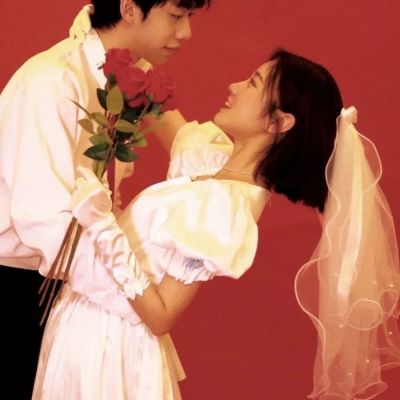 2026真人一左一右情侣头像