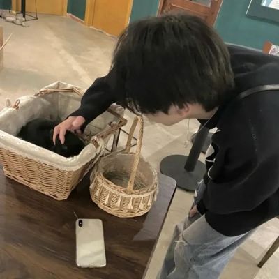 真人侧脸高清男生头像图片