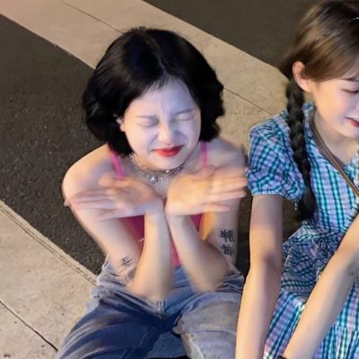 ins风闺蜜头像一对两张真人图片