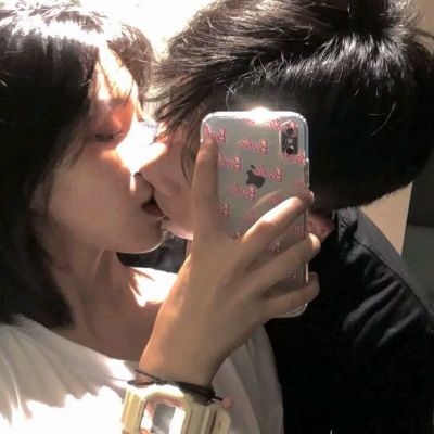QQ情侣头像真人2张一对两张图片