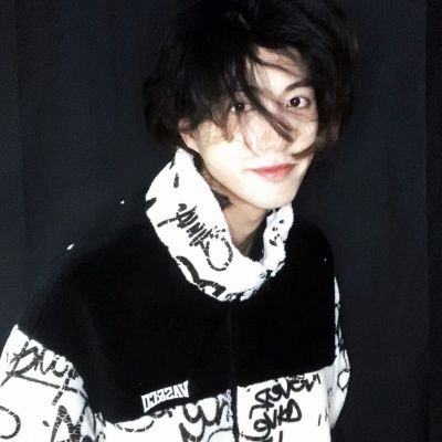 复古风格头像高级小众男生高清图片