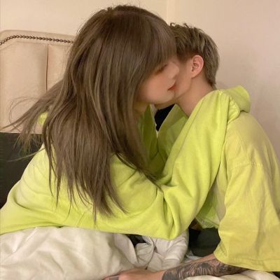 wechat情侣头像真人一对两张图片
