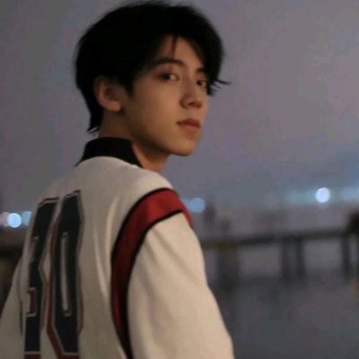 高级感微信头像图片男小众