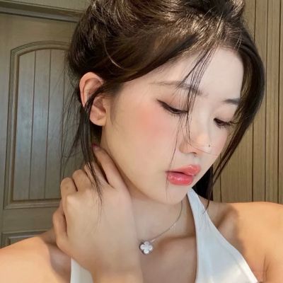 纯欲风真人女生头像ins风格图片
