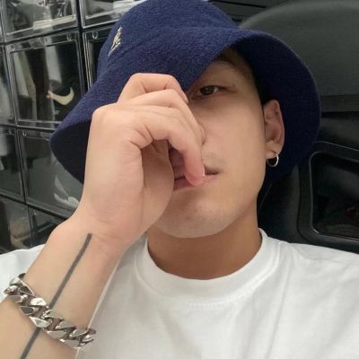 高级感微信头像图片男小众