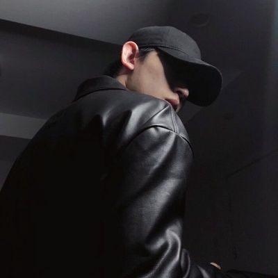 2025新式微信头像男生真人