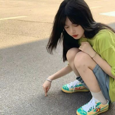 2025小众真人女生头像图片