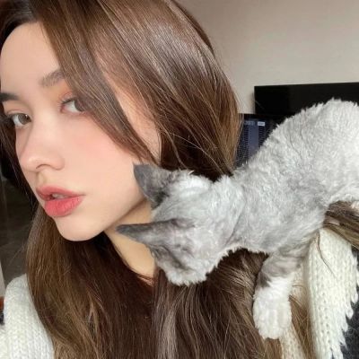2025最火头像可爱女生真人图片