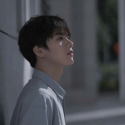 2025男生最红头像图片