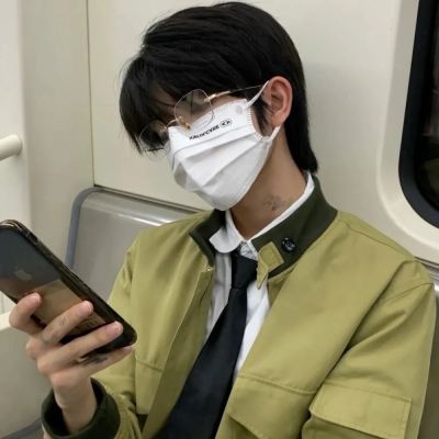 真人男生头像慵懒偏冷淡风图片