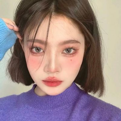 2025年时尚成熟女生的头像图片