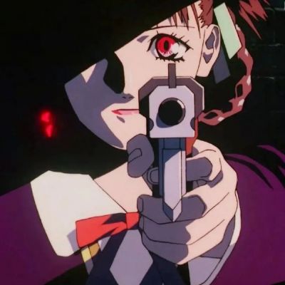 女生动漫头像持枪