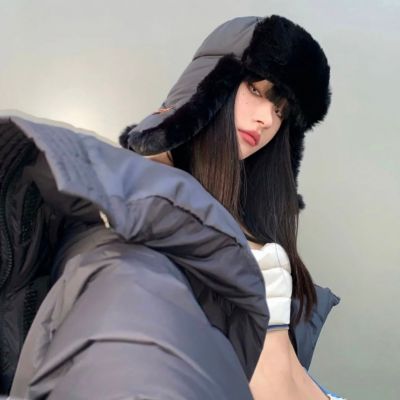 2025年时尚成熟女生的头像图片