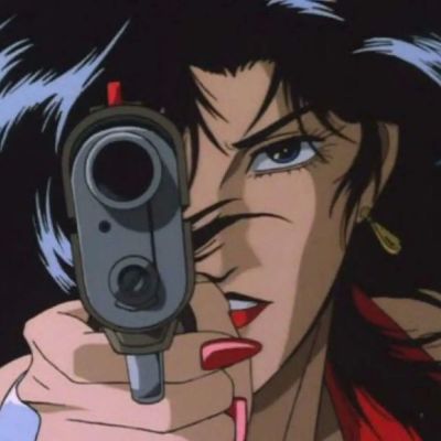 女生动漫头像持枪