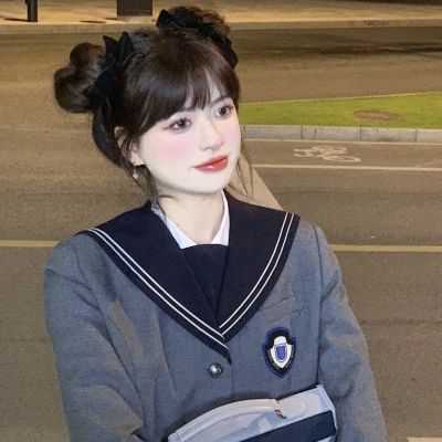 2025清新意境魅力真人女头图片