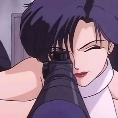 女生动漫头像持枪