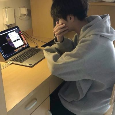 真人男生头像慵懒偏冷淡风图片