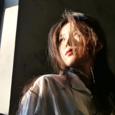 最火潮流头像2025好看女头图片