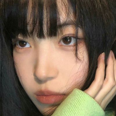 2025年时尚成熟女生的头像图片