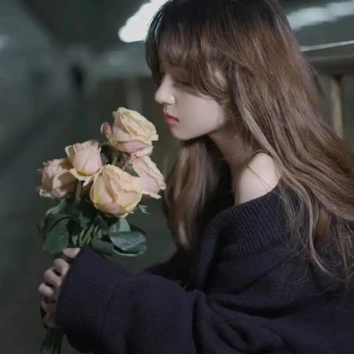 最火潮流头像2025好看女头图片