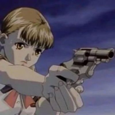 女生动漫头像持枪