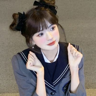 2025清新意境魅力真人女头图片