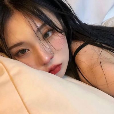 2025年时尚成熟女生的头像图片