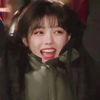 2025女生头像真人ins风格图片