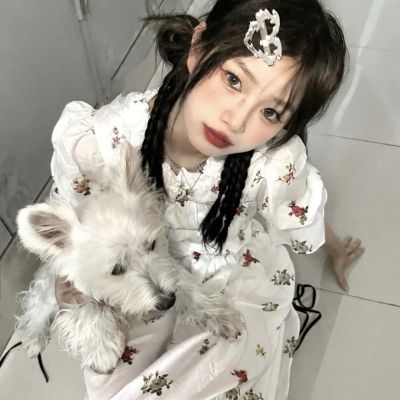 2025清新意境魅力真人女头图片